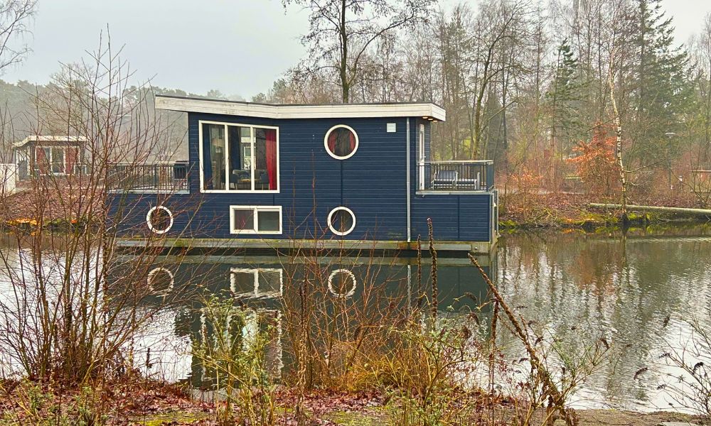 Hausboot mit Hund mieten – eine gute Idee?
