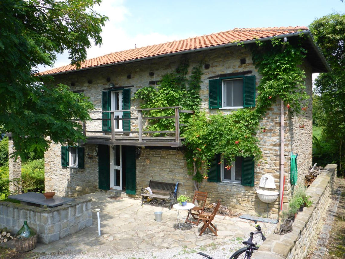 Ferienhaus mit umzäuntem Garten in Prunetto (Italien) und 5 Hunde erlaubt